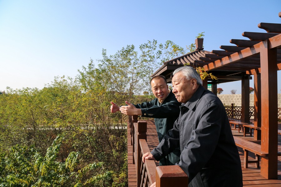 21-2019年10月，國家水利部原副部長王守強參觀金徽股份時盛贊：金徽股份是綠色礦山、文明礦山、美麗礦山。.jpg
