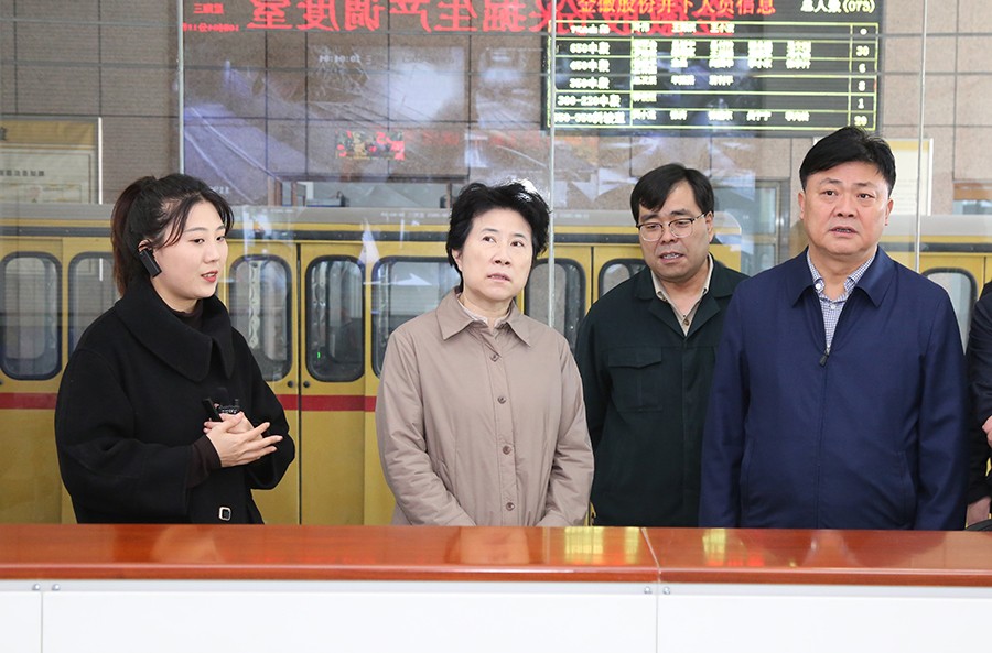 36-2023年3月，省生態(tài)環(huán)境廳黨組書記蘇君蒞臨金徽股份調(diào)研綠色礦山及“兩山”實踐創(chuàng)新基地建設(shè)情況。.jpg