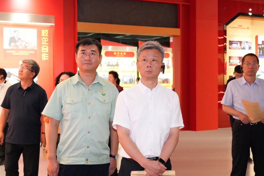 2024.06.23全國政協(xié)委員、省政協(xié)副主席、民盟甘肅省委會主委劉仲奎蒞臨金徽股份調(diào)研.jpg