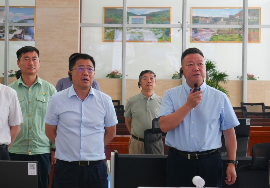 省自然資源廳黨組書記、廳長張曉軍蒞臨金徽股份調(diào)研綠色礦山建設(shè)工作_副本.jpg