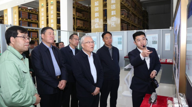 全國政協(xié)常委、省政協(xié)副主席尚勛武蒞臨金徽股份調(diào)研綠色礦山建設工作